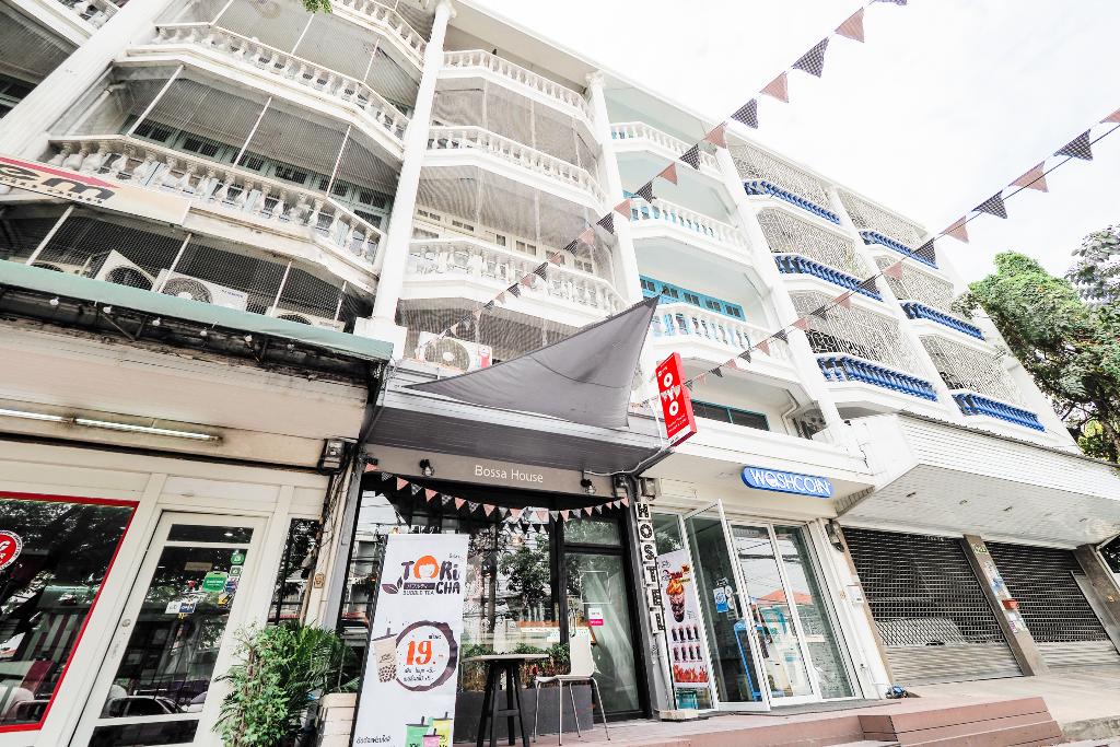 Oyo 615 Bossa House Hostel And Cafe
