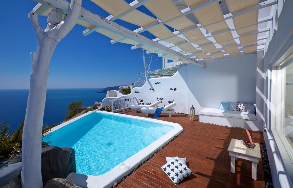 Athermi Suites - Adults Only