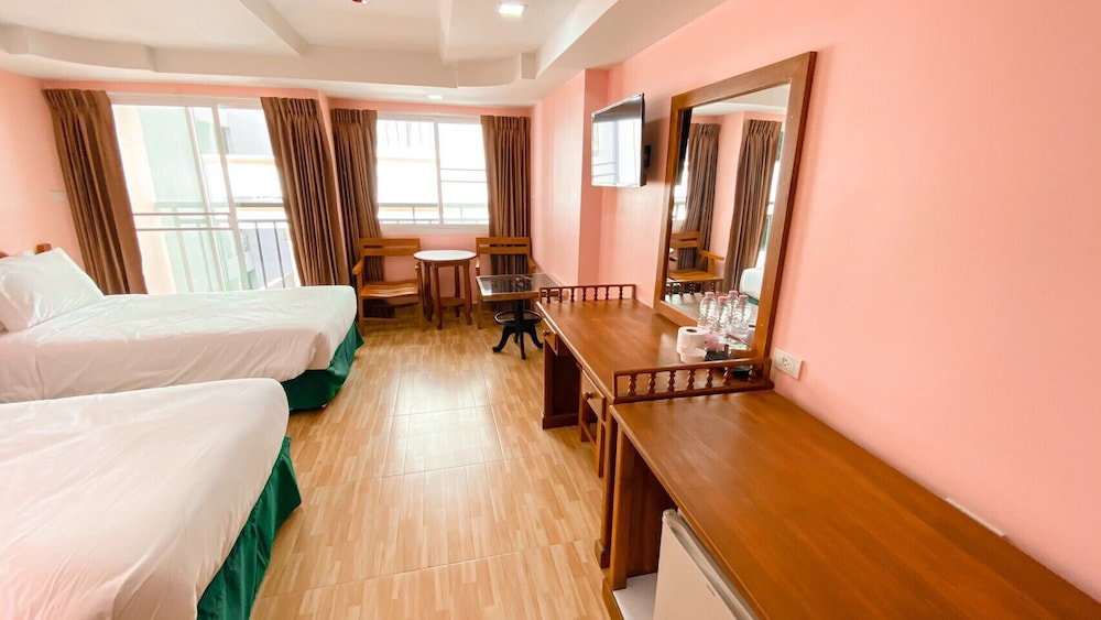 A.a. Pattaya Golden Beach Hotel