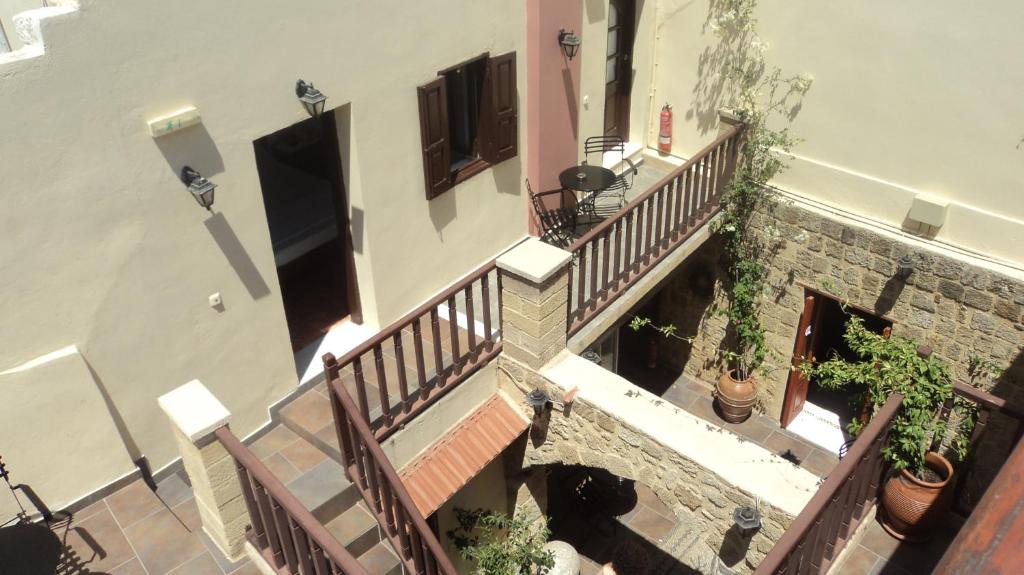 dal travel Camelot Traditional & Classic Hotel
