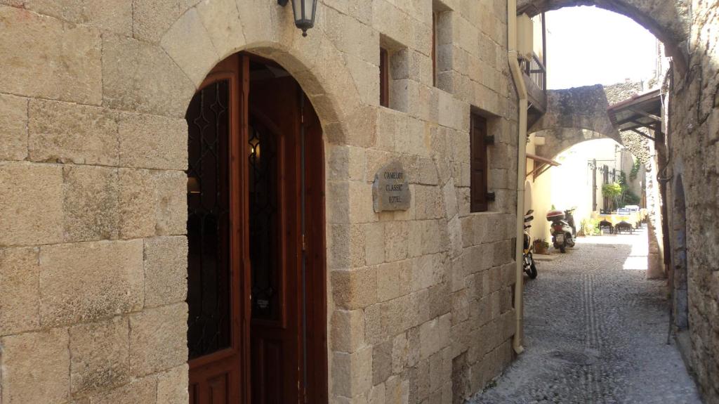 dal travel Camelot Traditional & Classic Hotel