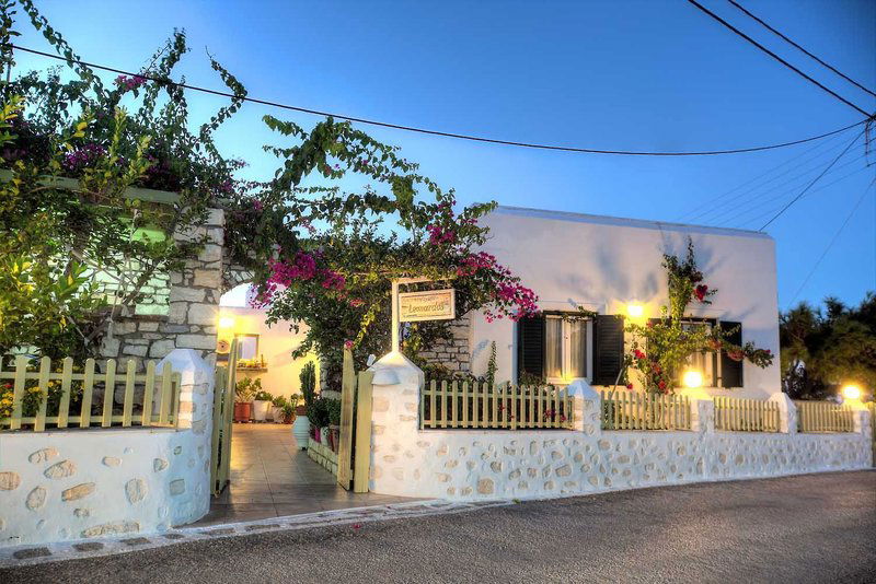 Hotel Leonardos Apartments