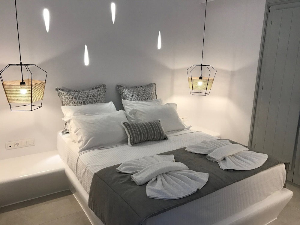 Quartano Luxury Cycladic Residence