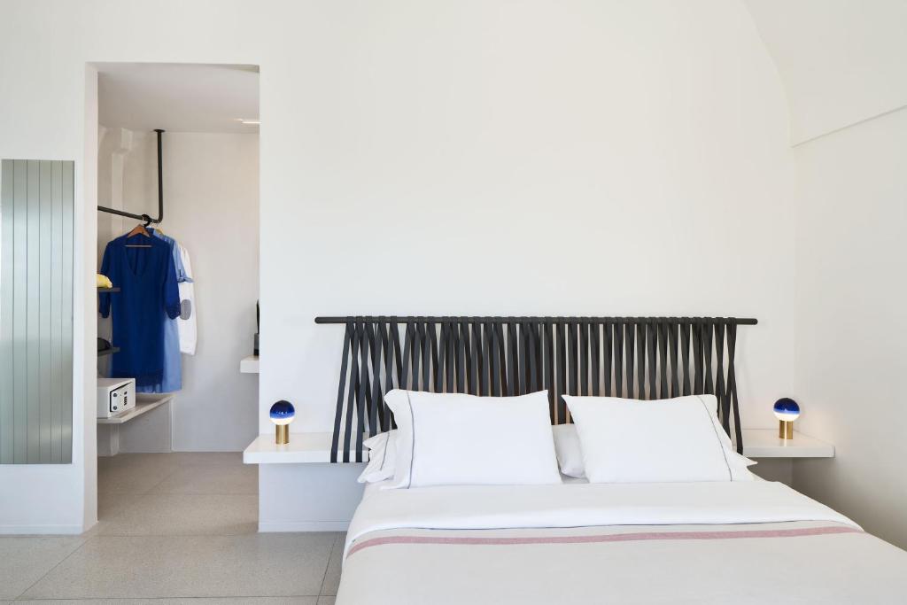 Alti Santorini Suites