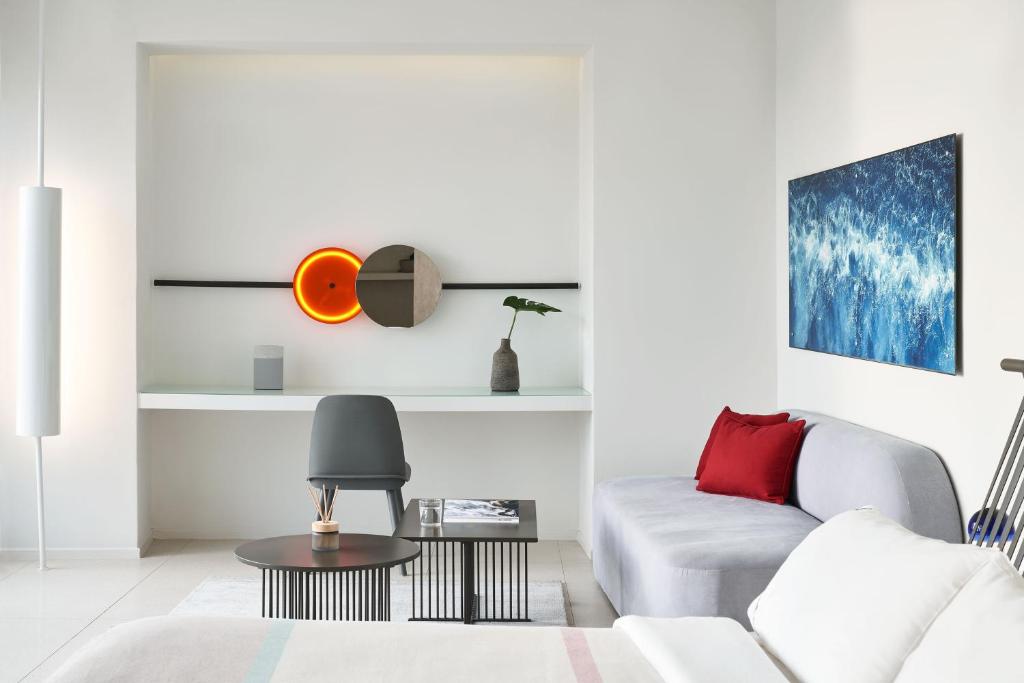 Alti Santorini Suites