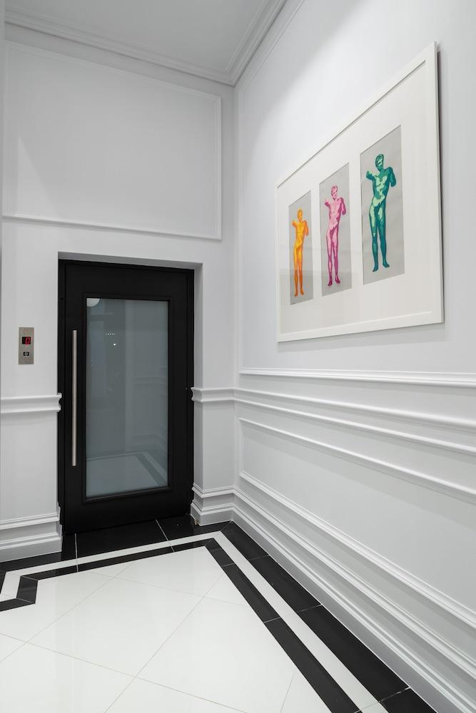 Praxitelous Luxury Suites