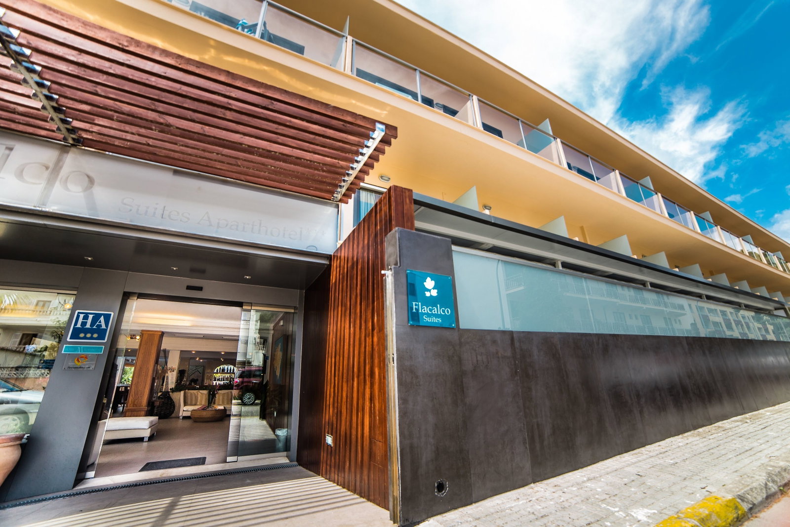 Flacalco Hotel & Apartments