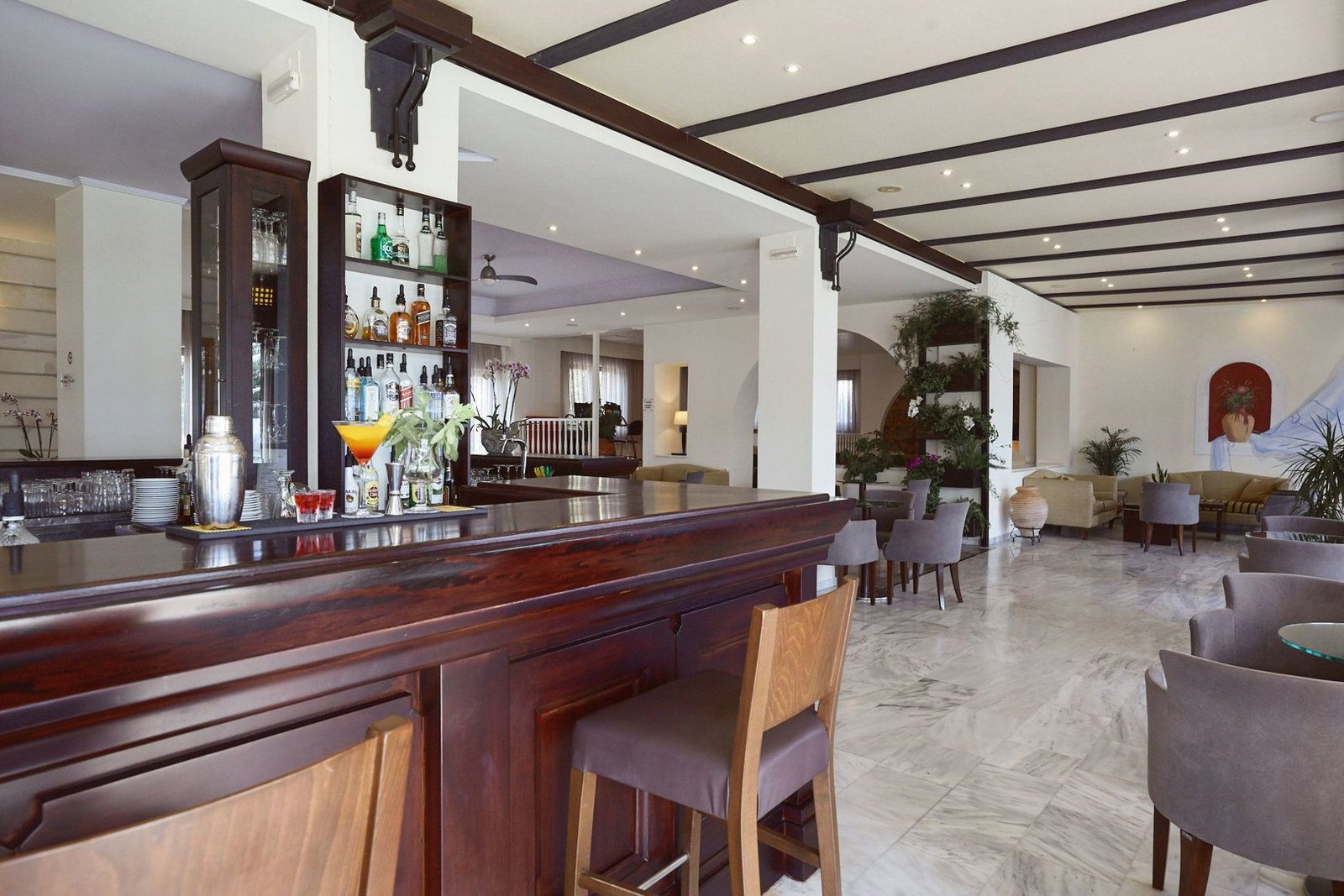 Santa Marina Beach Hotel