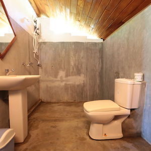 Hotel Paper Moon Kudils cazare Sri Lanka