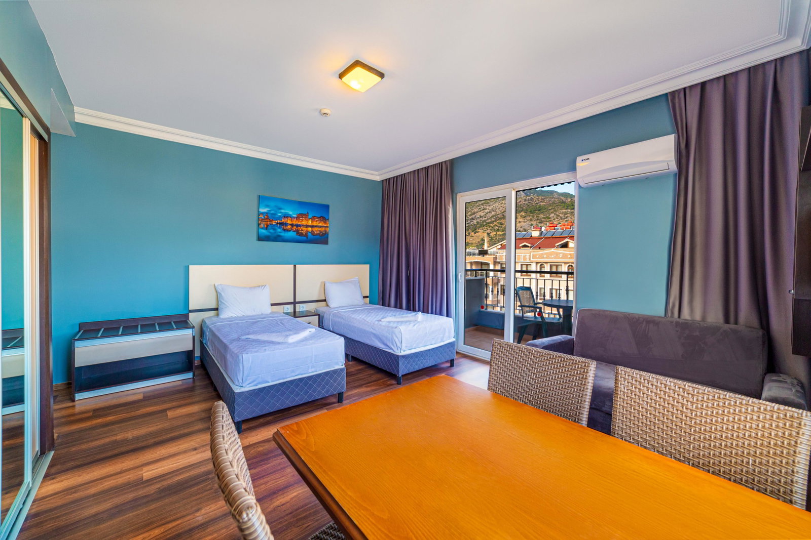 Hotel Royalisa City Apart Hotel