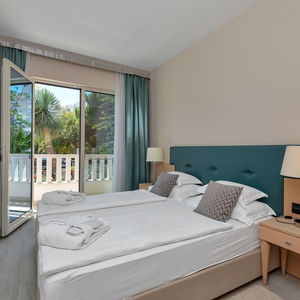 Hotel Aparthotel Flora cazare Tucepi