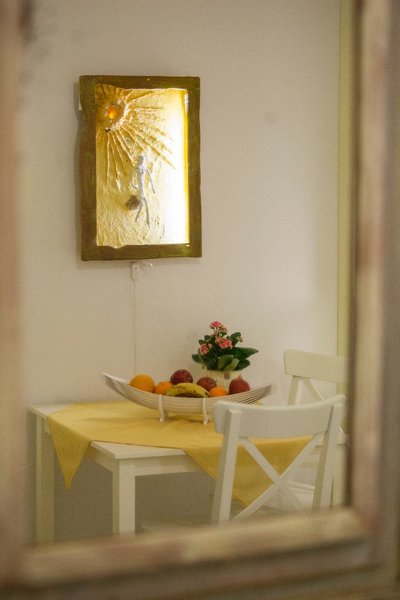 dal travel Efchi Suites 1904