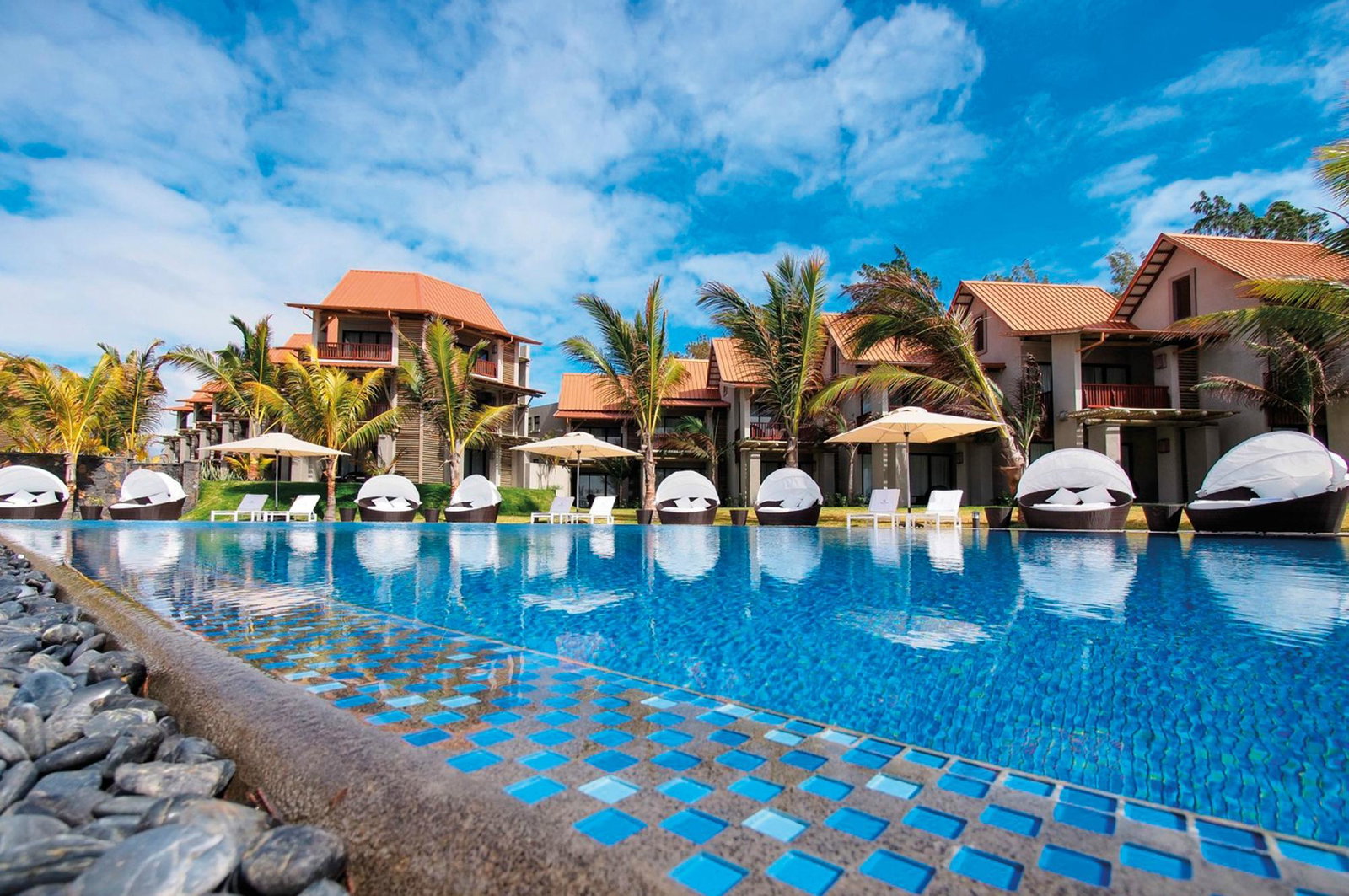 Crystals Beach Resort Belle Mare, A Member Of Radisson Individuals