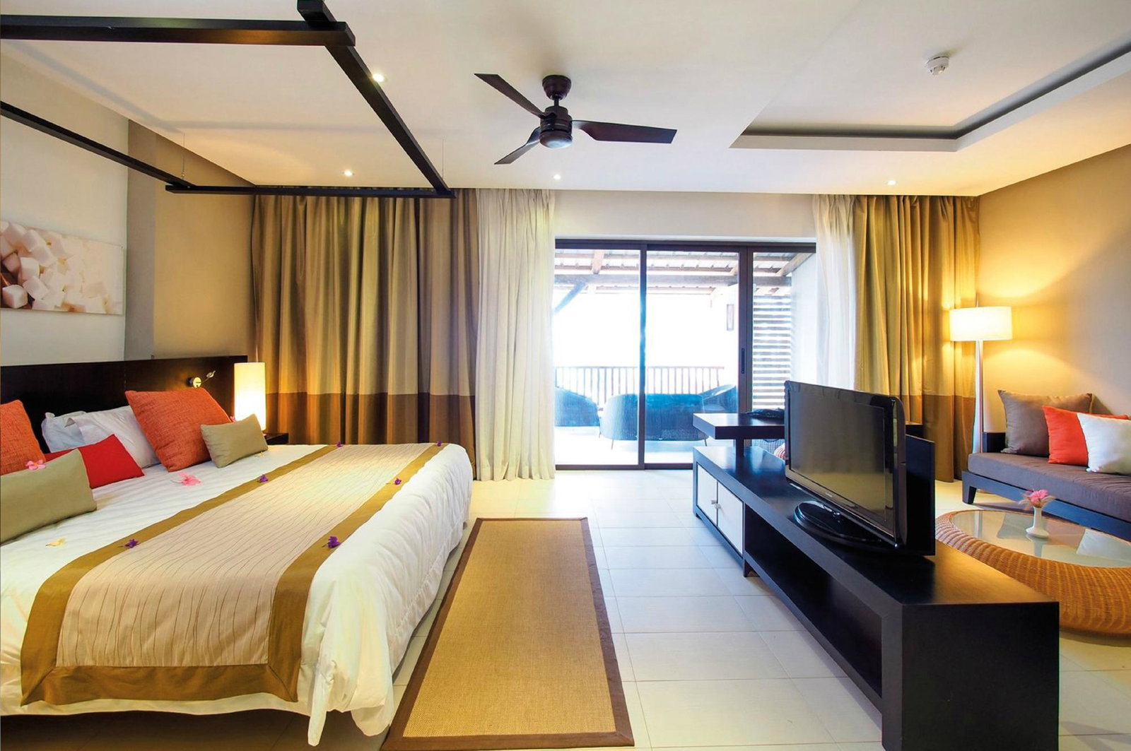 Crystals Beach Resort Belle Mare, A Member Of Radisson Individuals