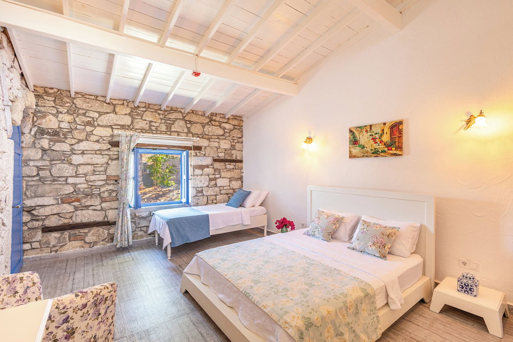 Alacati Eski Ev Hotel