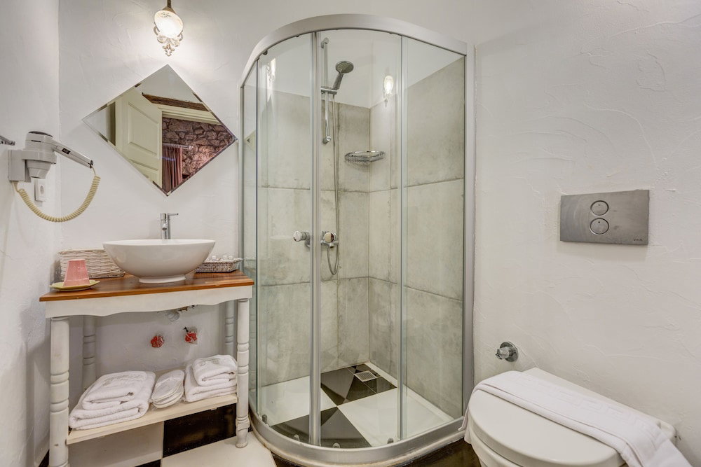 Alacati Eski Ev Hotel