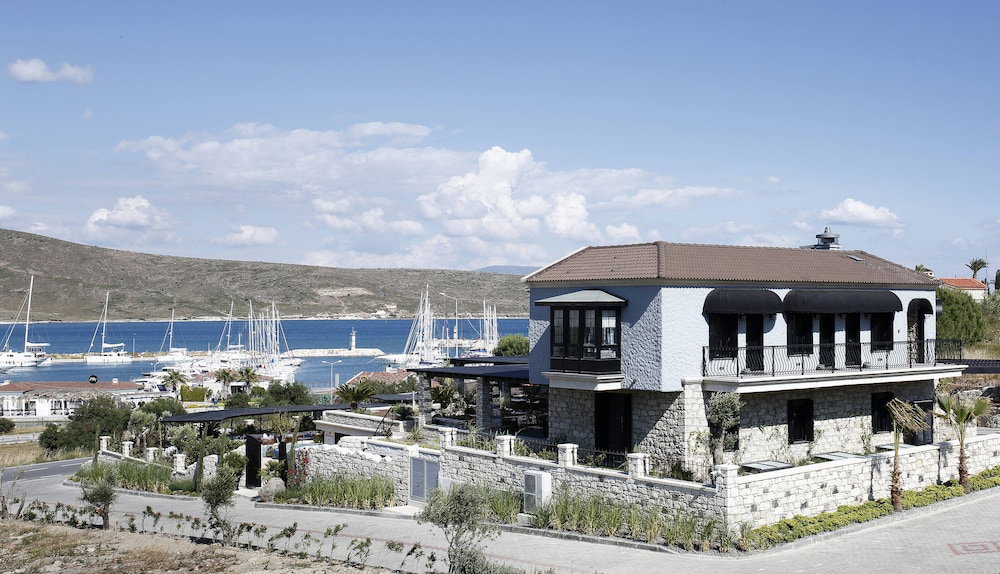 Alacati Port Ladera Hotel