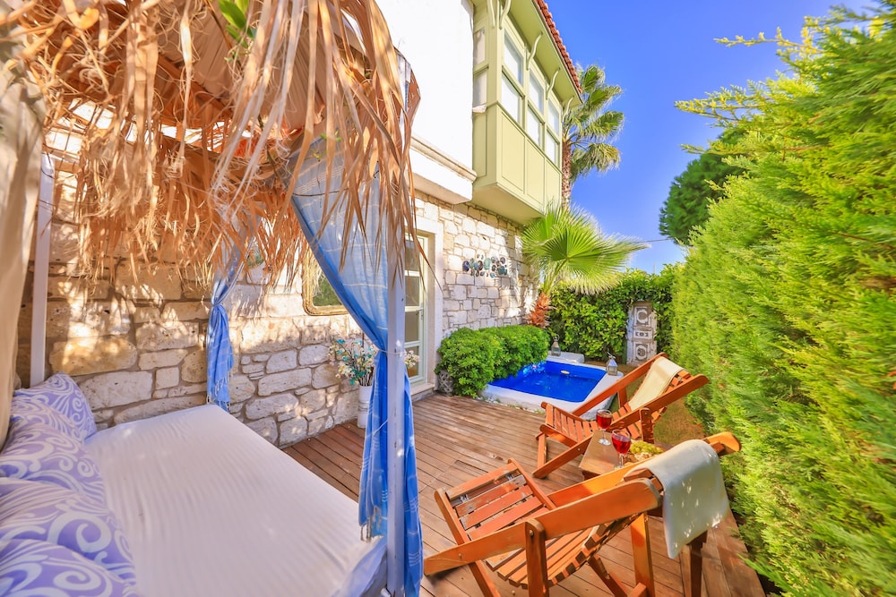Palas Alacati