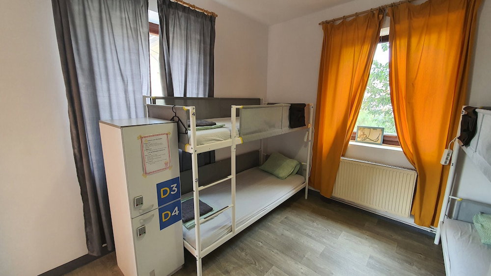 Popcorn Hostel