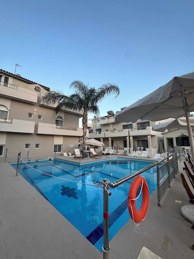 Hotel Sirena Apartments