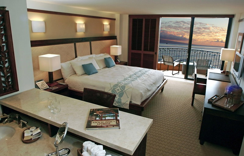 Royal Lahaina Resort & Bungalows