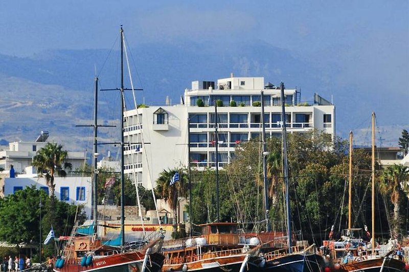 Alexandra Hotel