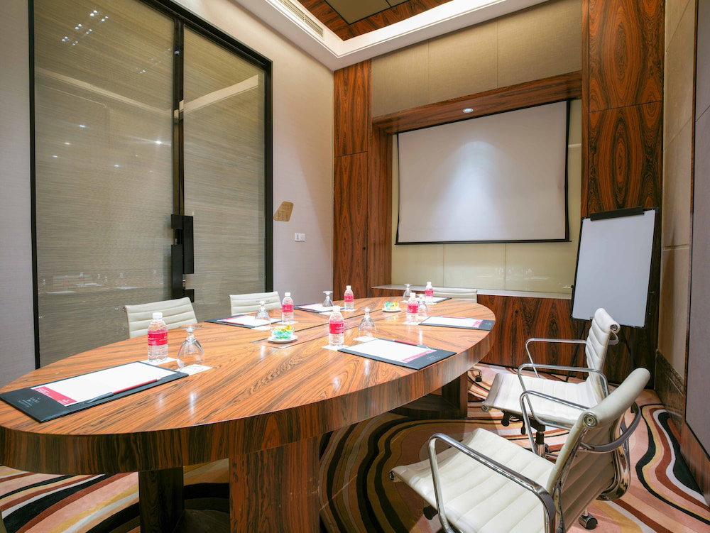 Hotel Ramada Plaza Shanghai Pudong Airport
