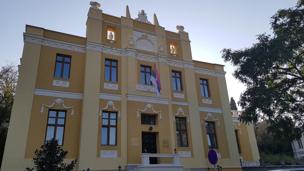 Hotel Galeria Nura