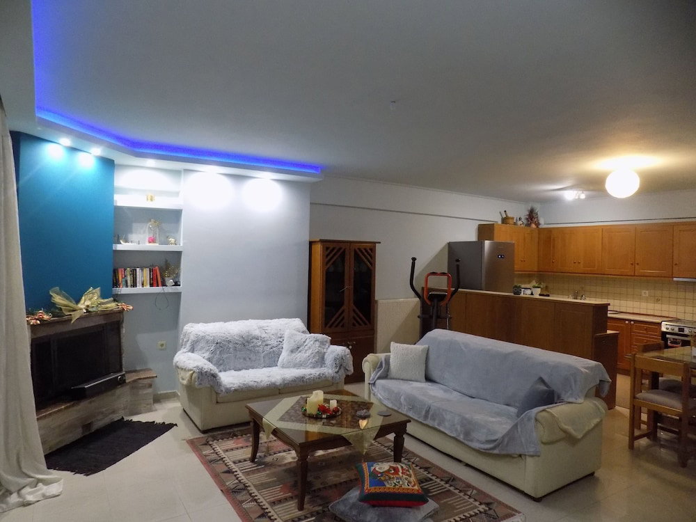 Natalys 2 Bd Gorgeous Apt In Volos