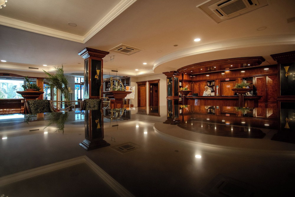 Hotel Golden Palace