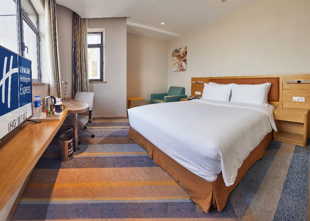Hotel Holiday Inn Express Shanghai Zhenping, An Ihg Hotel