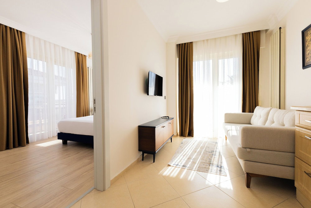 Hotel Kamer Suites And Hotel