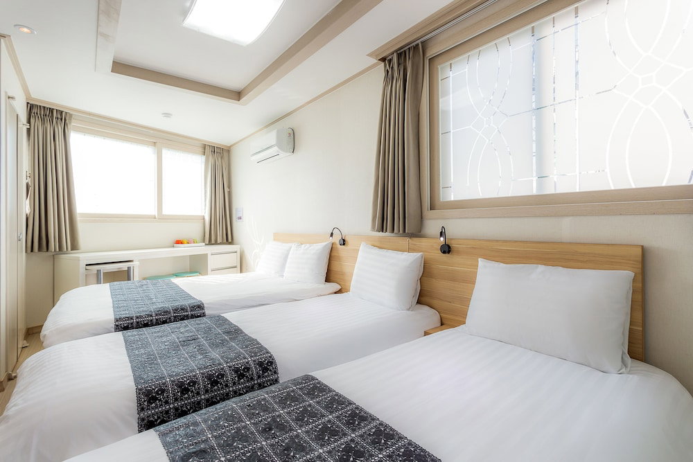 Hotel Staywell Hotel