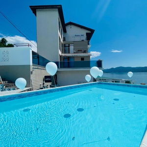 Hotel Pensiunea Riviera 990 - Resort And Restaurant cazare Eselnita