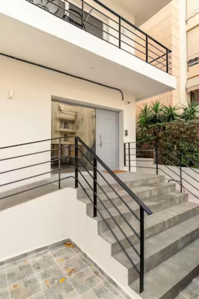 Skiathou 12 Glyfada Residences