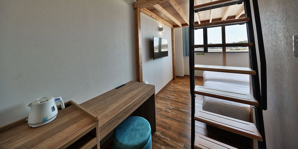 Hotel Cabin And Hotel Retime Hostel
