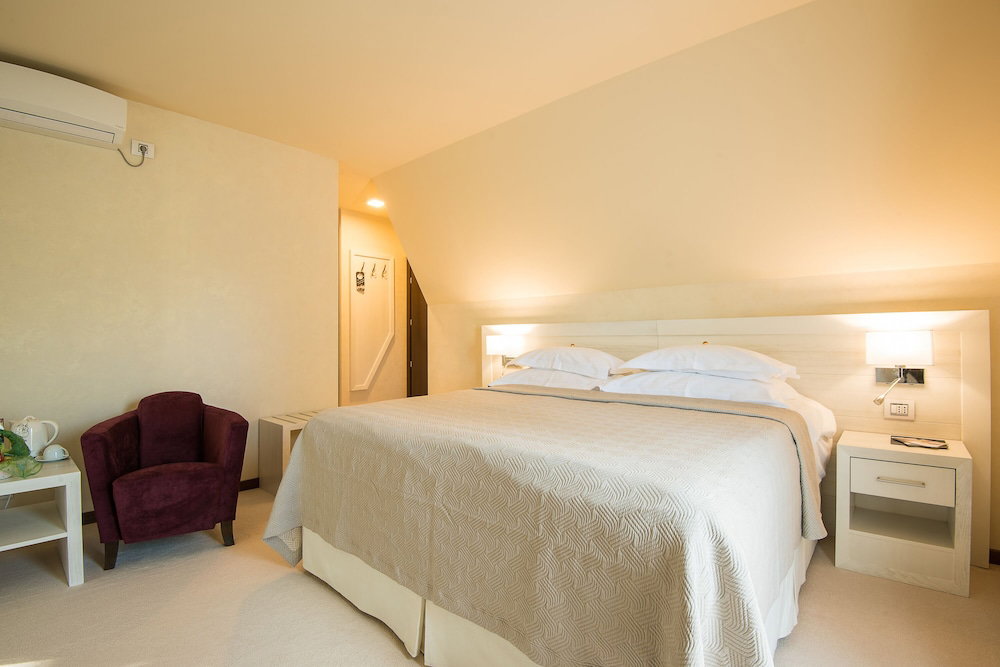 Ioana Hotel