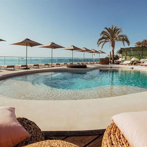 Sejur Ama Ibiza Beachfront Suites - Adults Only vacanta Platja d'en Bossa