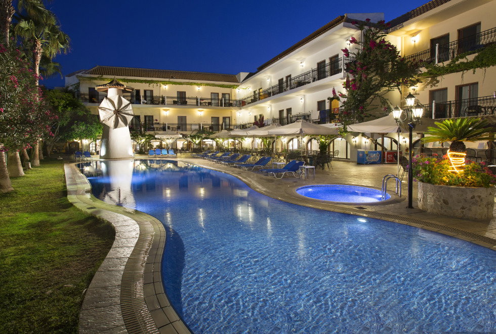 dal travel Almyrida Beach