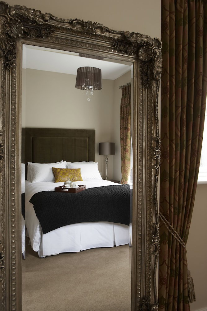 Hotel One Pery Square