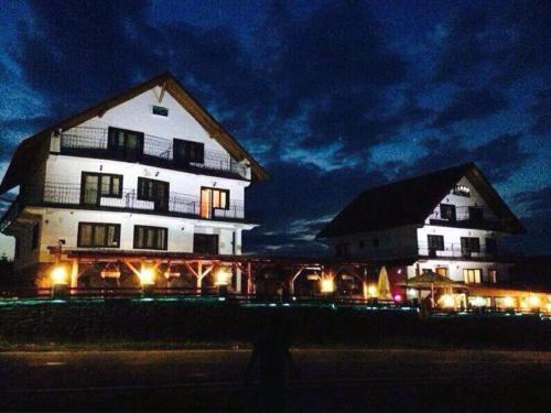 Hotel Pensiunea Alpina Casi Spa