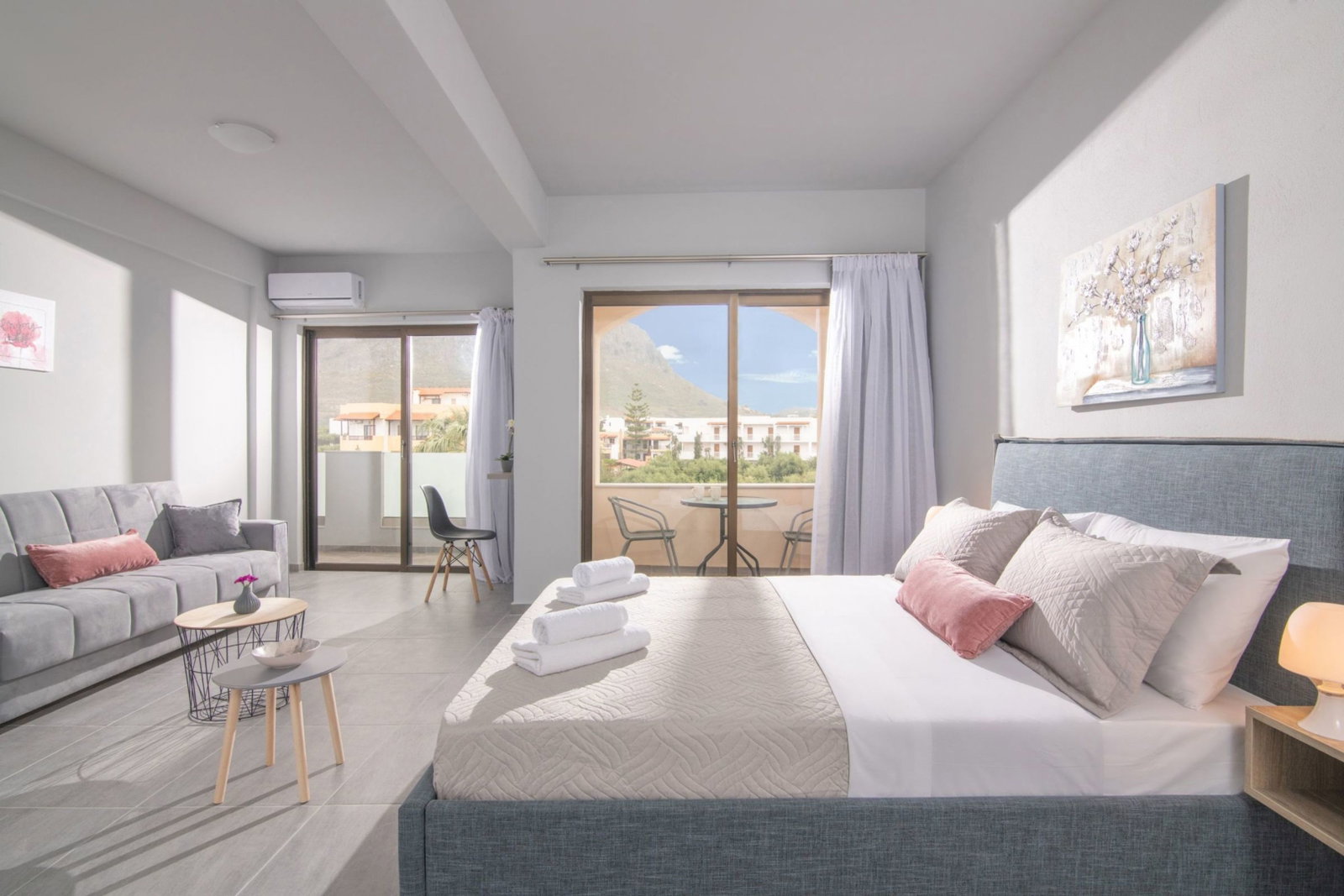 dal travel Golden Sunlight Hotel By Estia