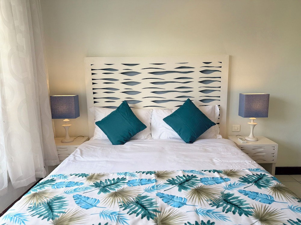 Plage Bleue Beachfront Apartments By Lov