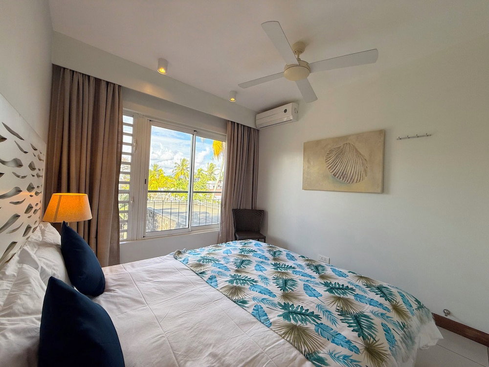Plage Bleue Beachfront Apartments By Lov