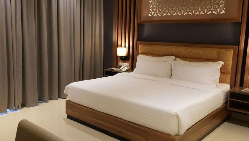 The Plaza Hotel And Resort