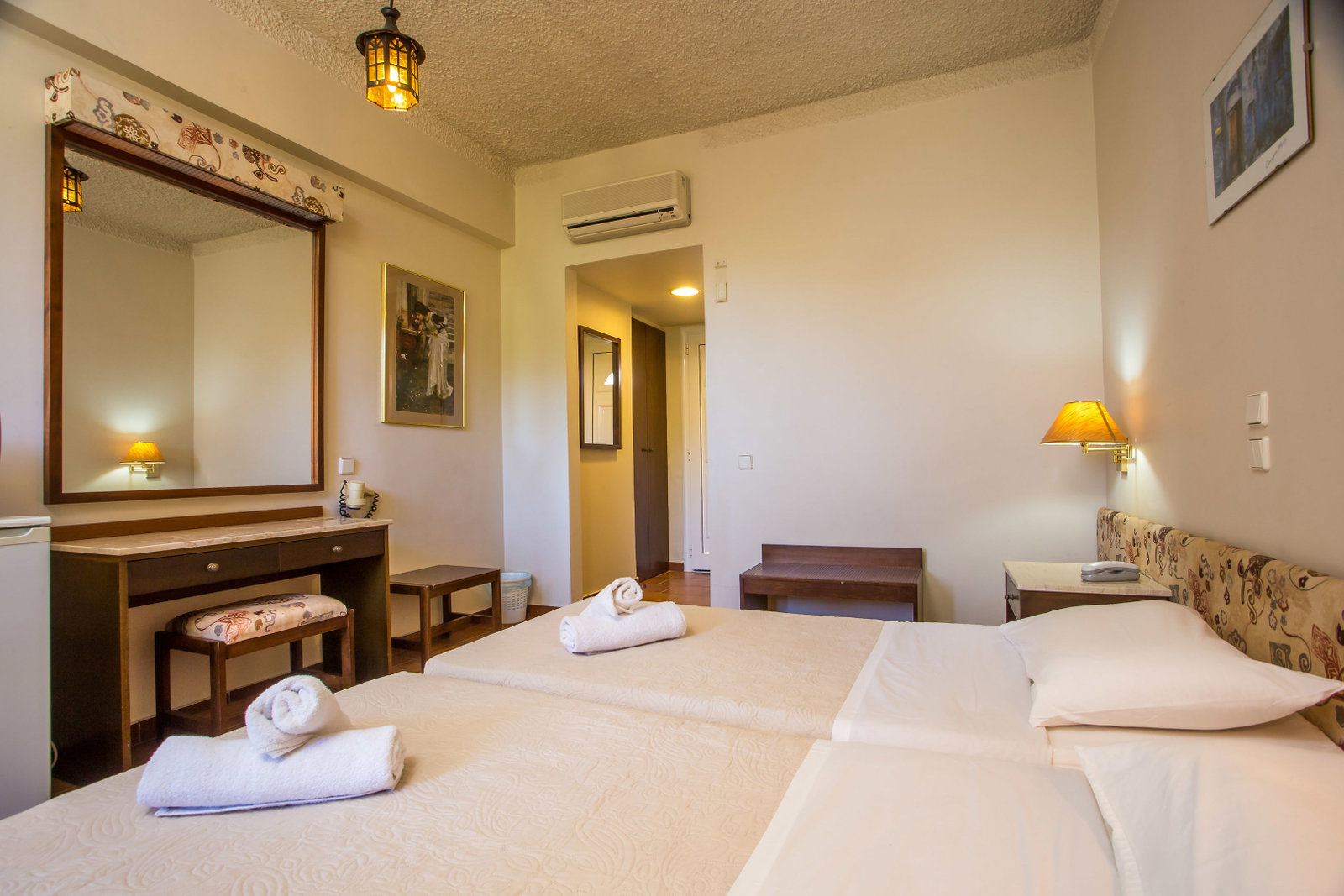 dal travel Muses Hotel
