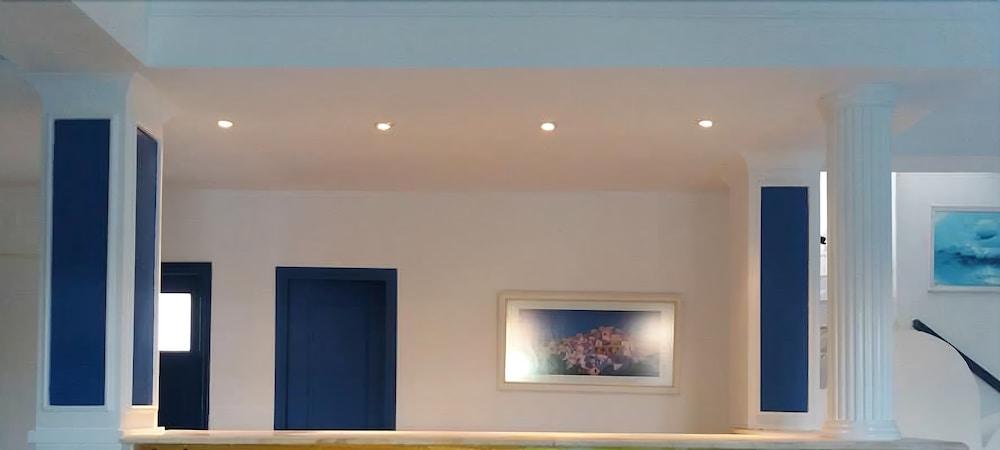 Hotel Santorini Breeze