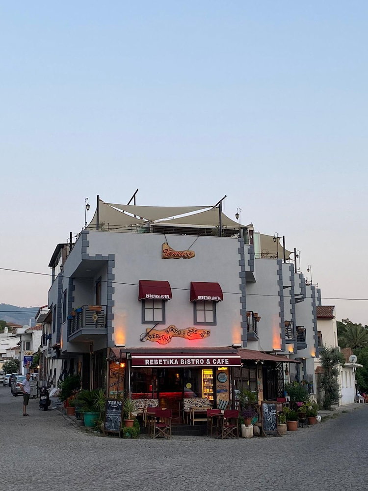 Hotel Rebetika Hotel