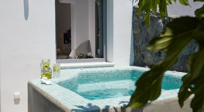 Amara Suites Santorini