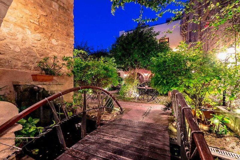 dal travel Avalon Boutique Hotel